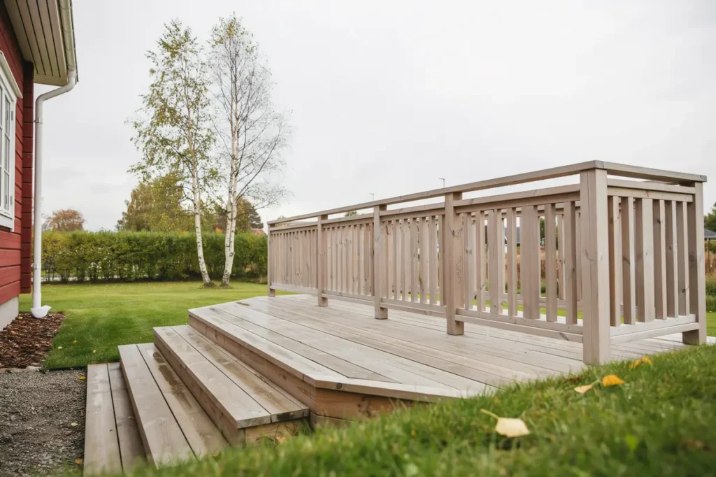 byggnation av altan med r cke och trappa i hofterup l ddek pinge